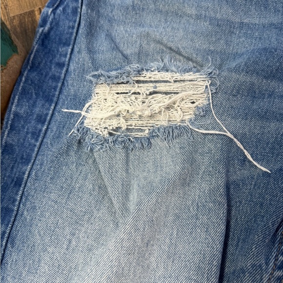 Abercrombie & Fitch The Mom High Rise Two Tone  Distressed 31/12R - Picture 2 of 8